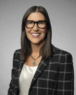 Headshot Image for Holly Pantzer